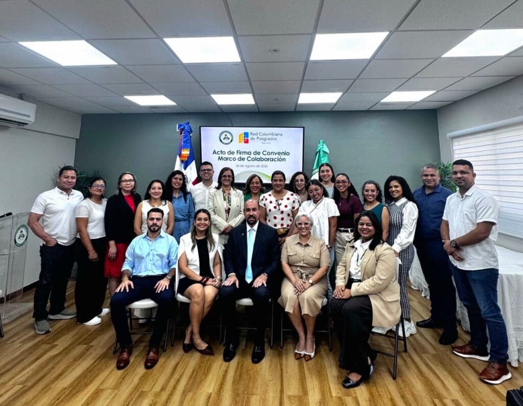 Delegación de la Red Colombiana de Posgrados en el acto de firma de convenio marco de colaboración, 26 de agosto de 2026
