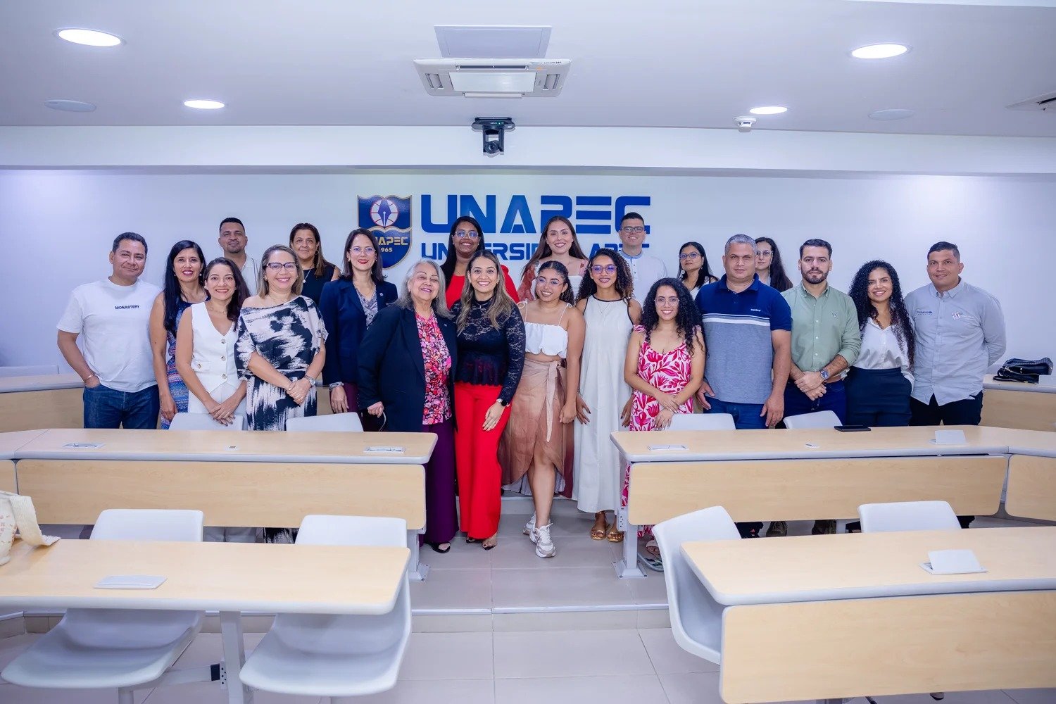 Delegación colombiana en la Universidad APEC (UNAPEC)
